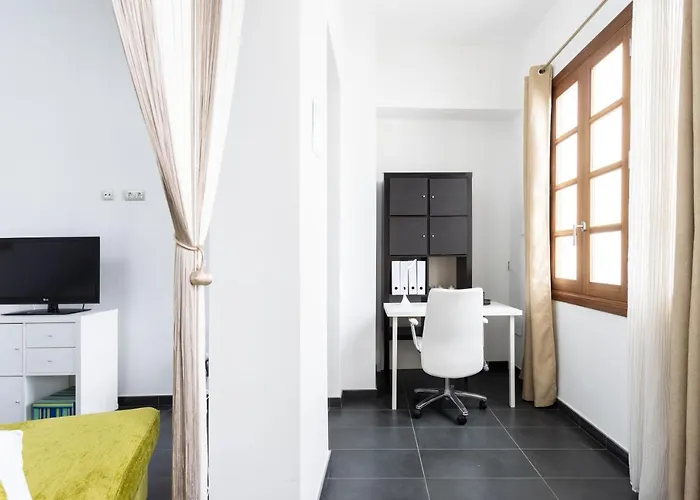 Home2book Spectacular Silos, Terrace *